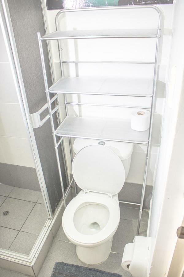 The White Lion 2 / 10 Min Airport Apartment Lima Bagian luar foto